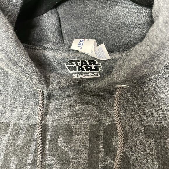 NWOT STAR WARS THE MANDALORIAN "THIS IS THE WAY" Gray HOODIE size M - Picture 5 of 7